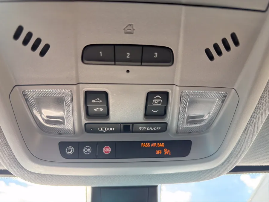 2023 GMC Acadia AT4 | Photo 23 of 25