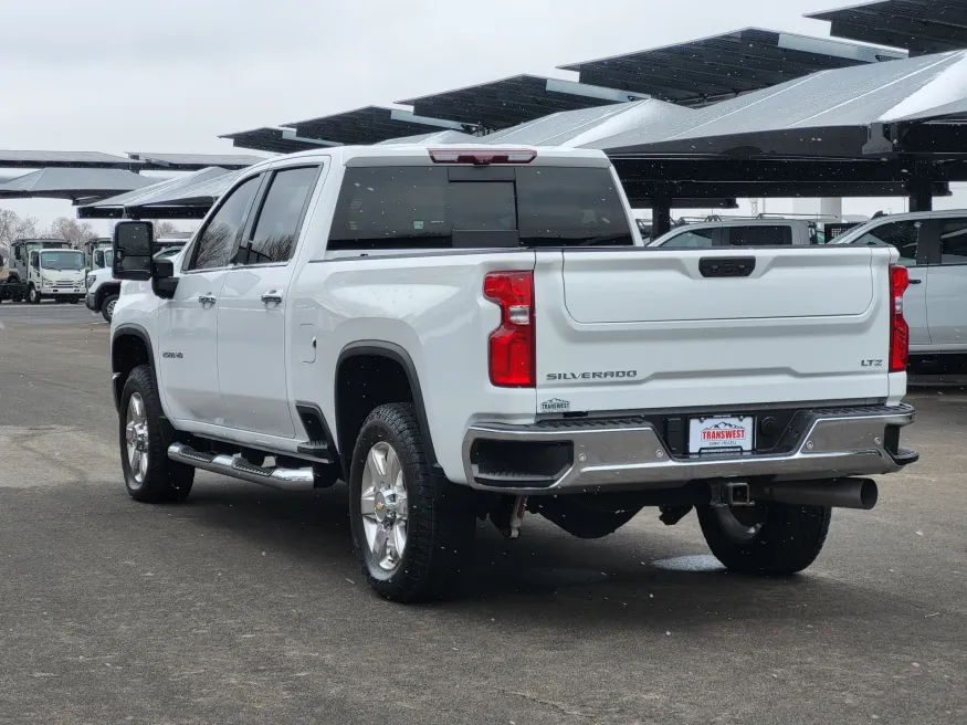 2022 Chevrolet Silverado 2500HD LTZ | Photo 10 of 36