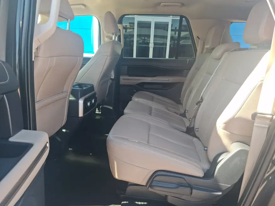2024 Ford Expedition Max XLT | Photo 11 of 23