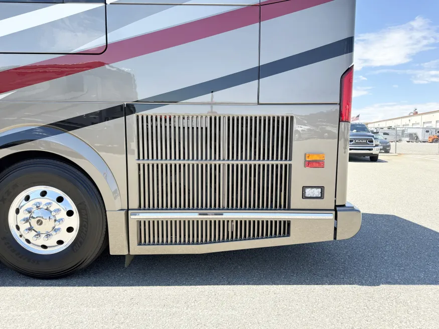 2023 Emerald Prevost H3-45 Double Slide | Photo 12 of 15