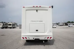 2026 Pleasure-way Plateau XLTW | Thumbnail Photo 6 of 24
