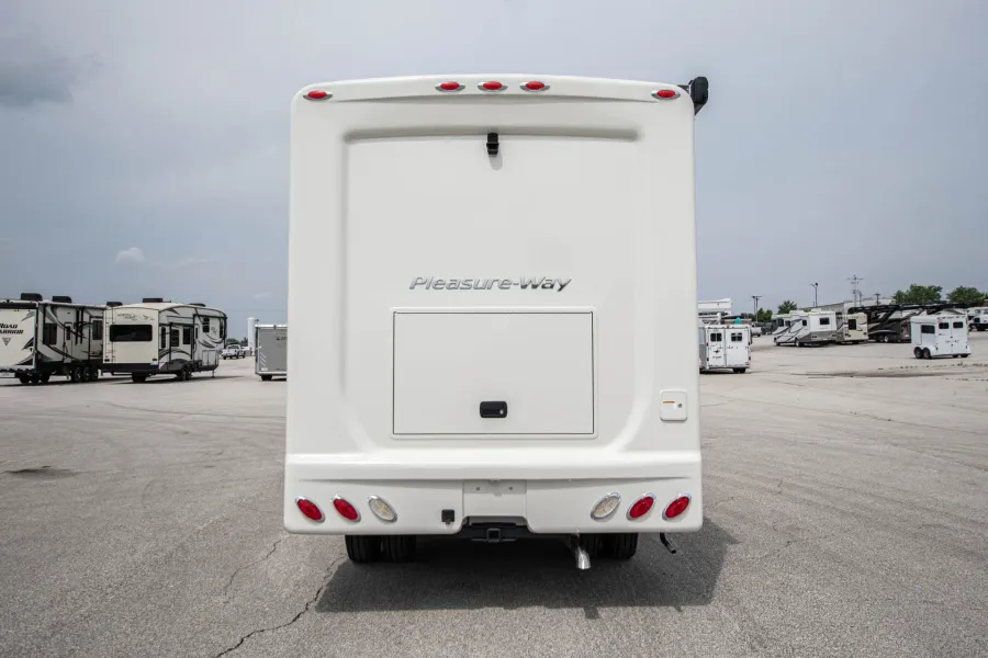2026 Pleasure-way Plateau XLTW | Photo 6 of 24
