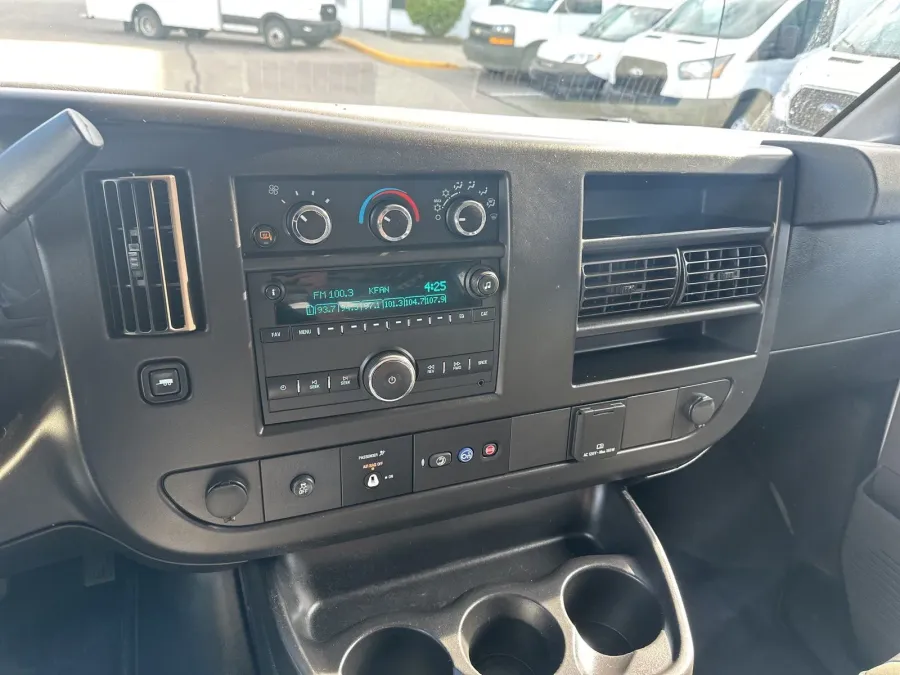 2021 Chevrolet Express | Photo 6 of 9