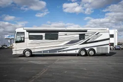 2026 Newmar London Aire 4551 | Thumbnail Photo 1 of 47