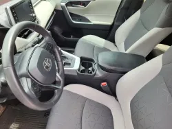 2020 Toyota RAV4 XLE | Thumbnail Photo 11 of 26