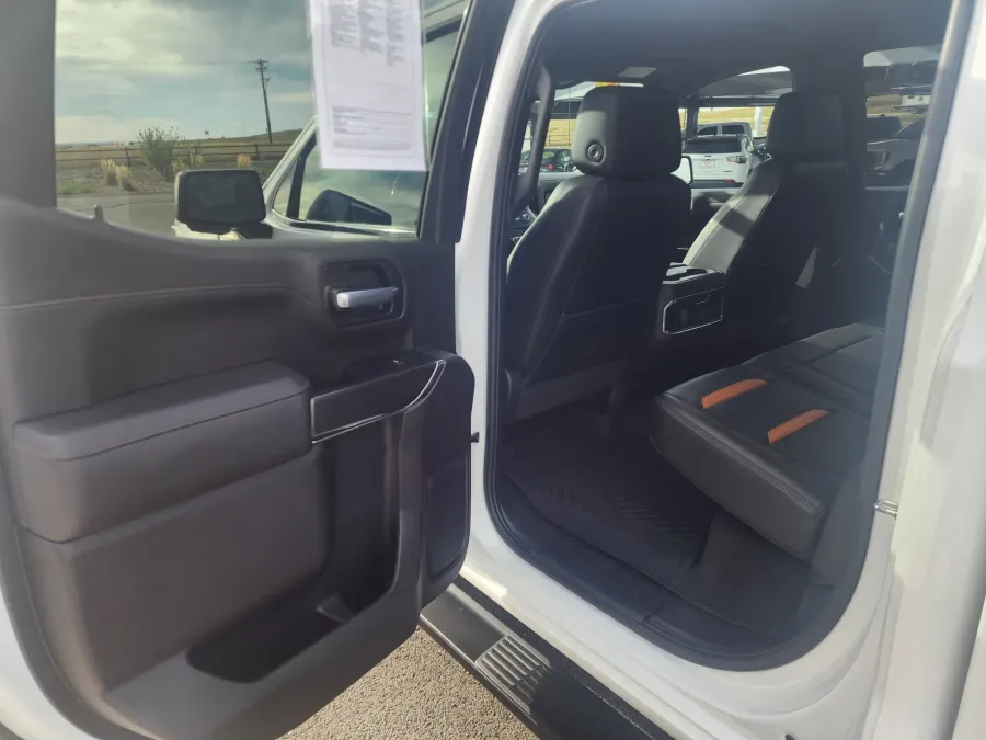 2020 GMC Sierra 1500 AT4 | Photo 12 of 28