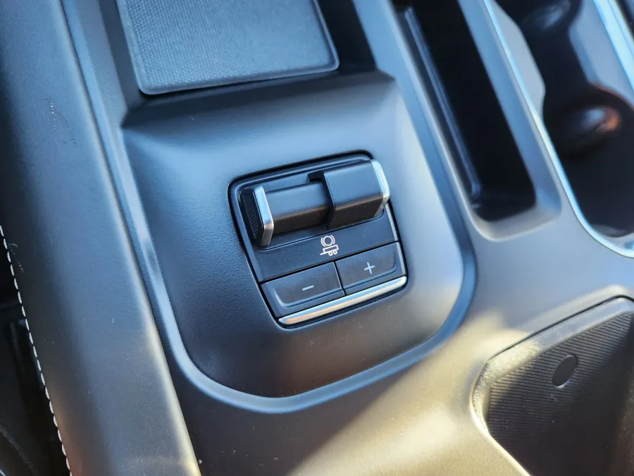 2024 GMC Sierra 3500HD Denali Ultimate | Photo 28 of 31