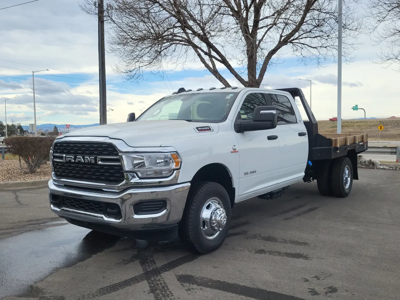 2024 RAM 3500 Chassis Cab SLT | Photo 3 of 22