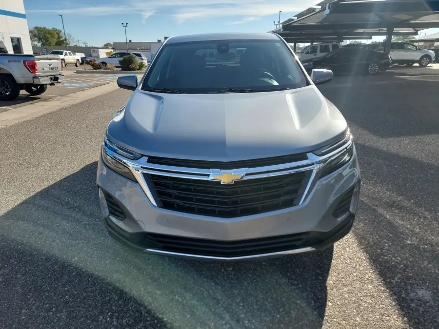 2024 Chevrolet Equinox LT | Photo 8 of 17