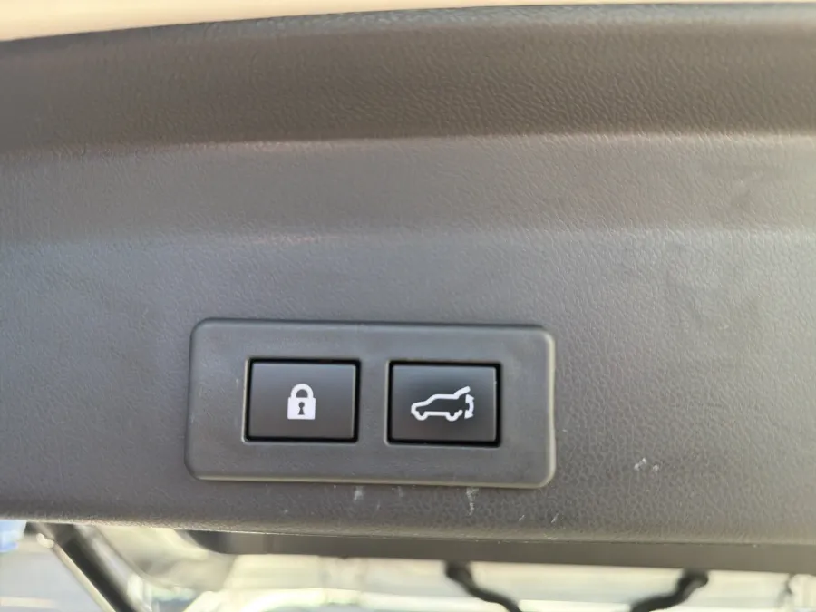 2022 Subaru Ascent Onyx Edition | Photo 9 of 25