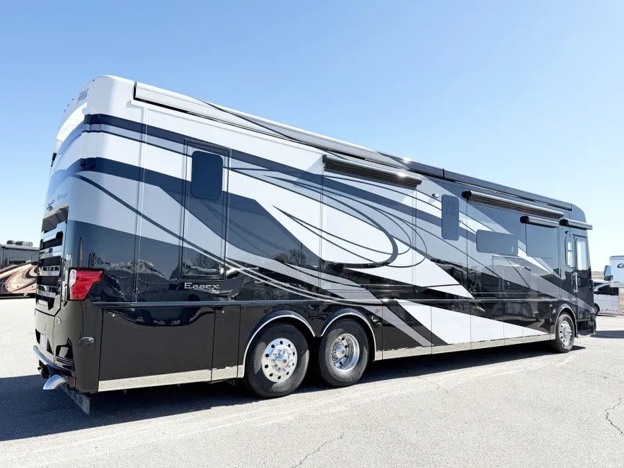 2026 Newmar Essex 4551 | Photo 21 of 33