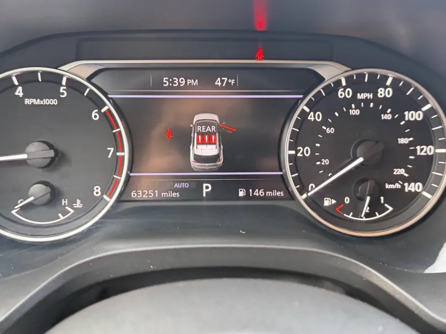 2023 Nissan Rogue SV | Photo 16 of 18