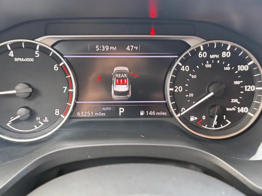 2023 Nissan Rogue SV | Photo 16 of 18