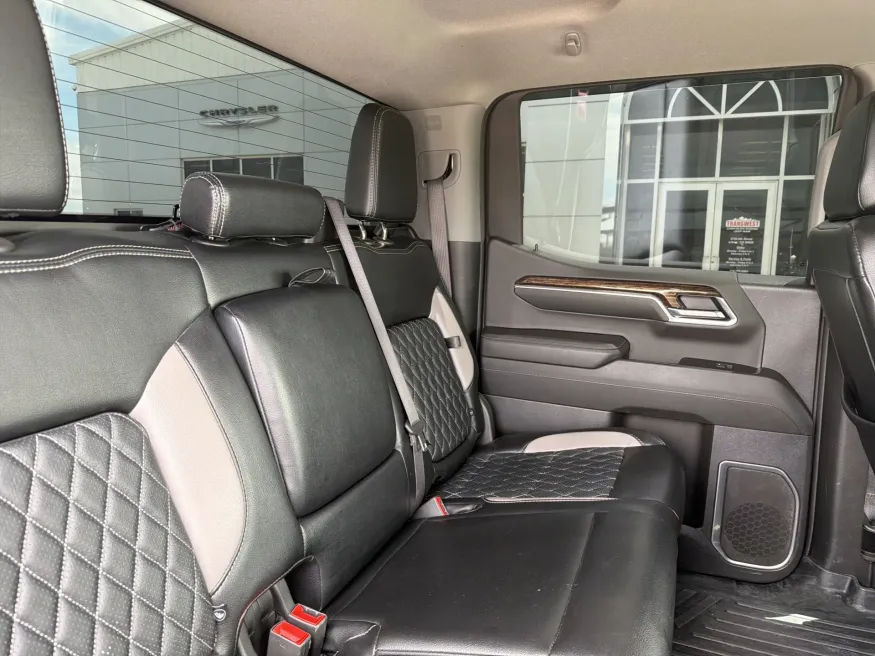 2024 GMC Sierra 1500 Elevation | Photo 11 of 22