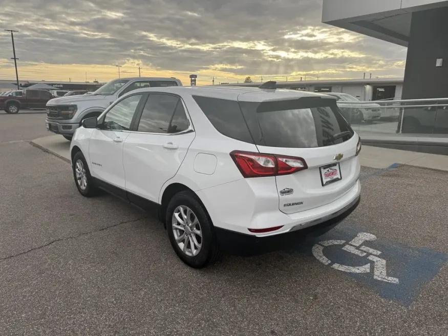 2021 Chevrolet Equinox | Photo 6 of 28