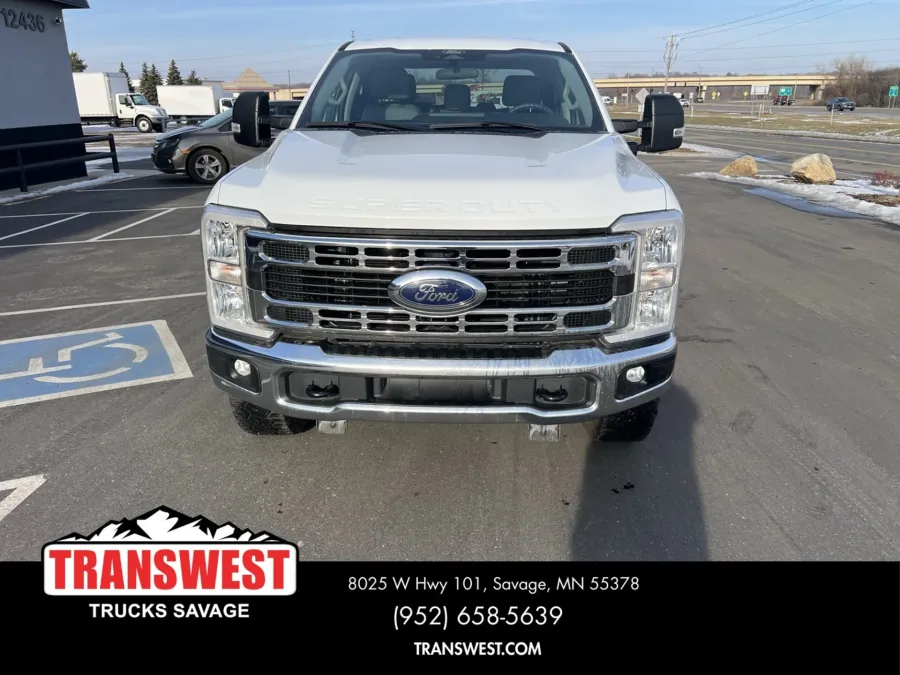 2024 Ford F-350 | Photo 7 of 16