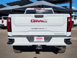 2026 GMC Sierra 2500HD Denali | Thumbnail Photo 12 of 31