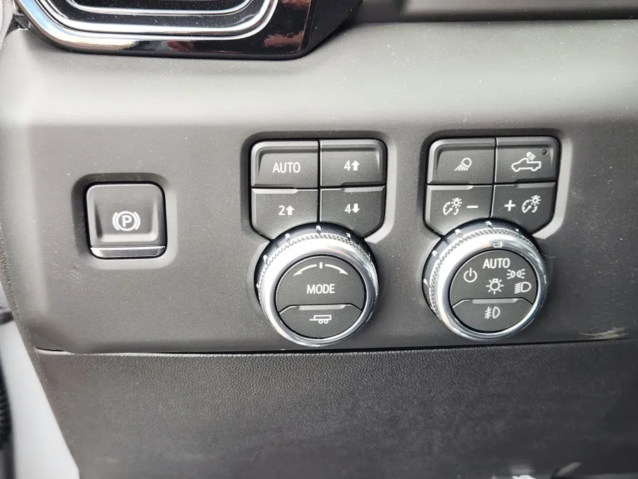 2026 GMC Sierra 2500HD AT4X | Photo 16 of 24