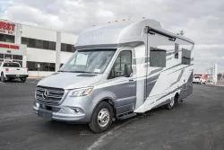 2026 Tiffin Wayfarer 25XLW | Thumbnail Photo 6 of 20