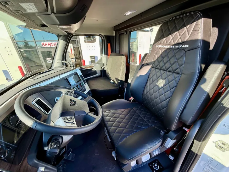 2026 Western Star 47X | Photo 9 of 14