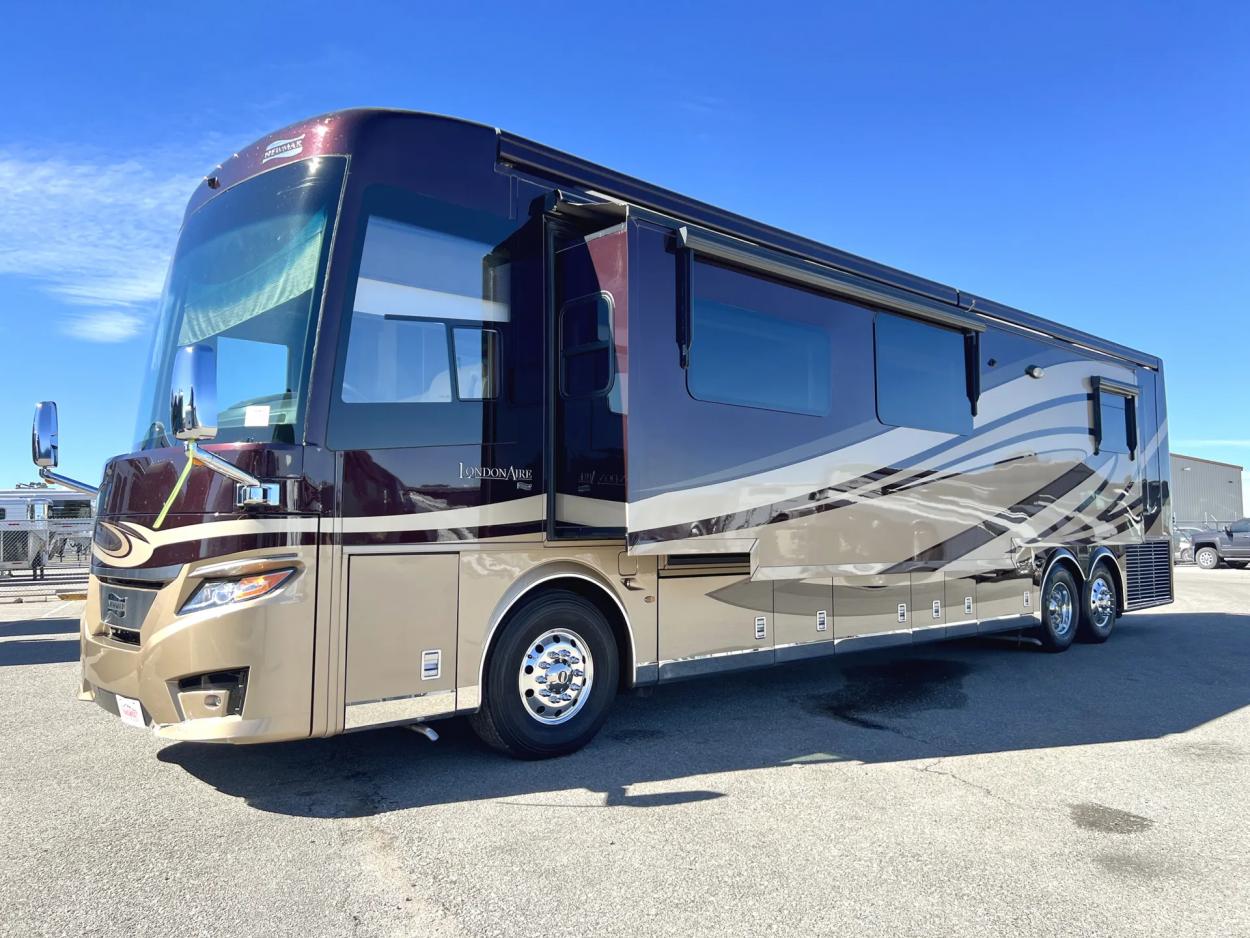 2019 Newmar London Aire 4543 | Photo 25 of 34