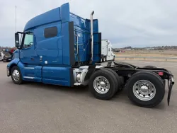 2022 Volvo VNL | Thumbnail Photo 3 of 11