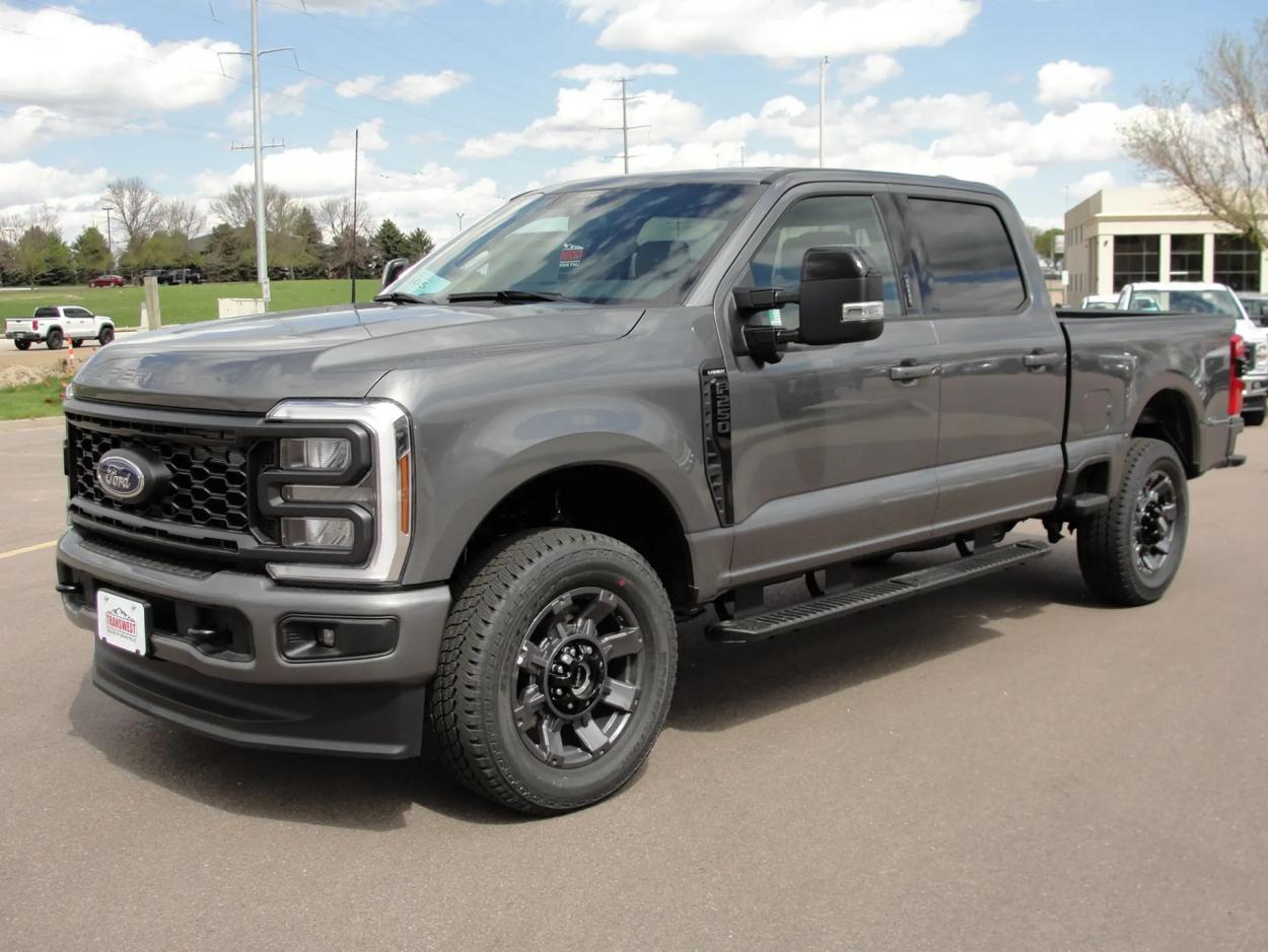 2024 Ford F-250 | Photo 1 of 21