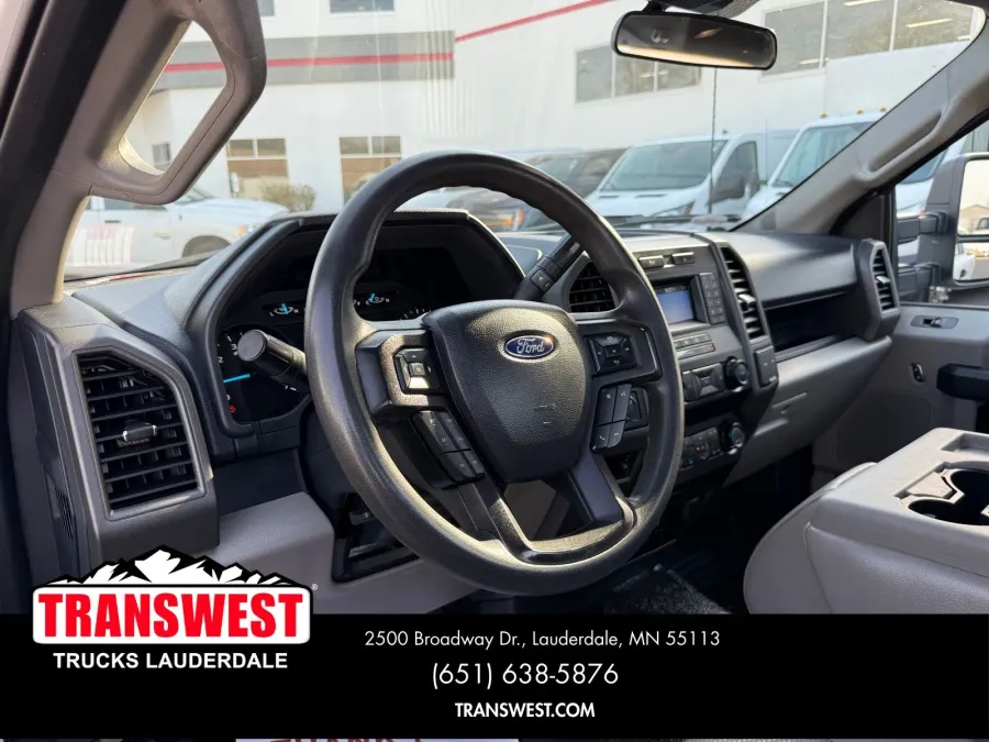2022 Ford Super Duty F-350 XL | Photo 3 of 18