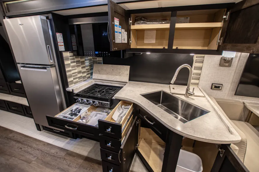 2026 Newmar Canyon Star 3947 | Photo 19 of 27