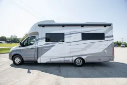 2026 Tiffin Wayfarer 25XPW | Thumbnail Photo 1 of 19