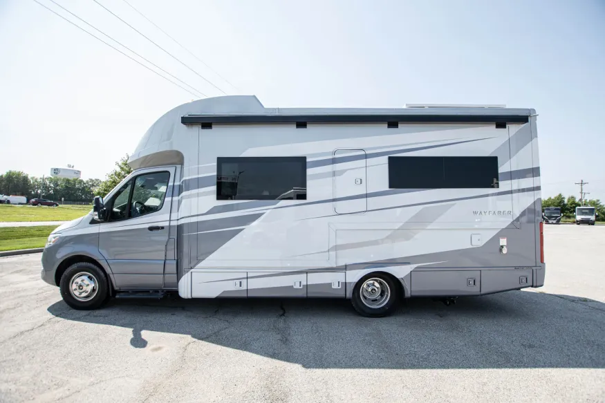 2026 Tiffin Wayfarer 25XPW | Photo 1 of 19