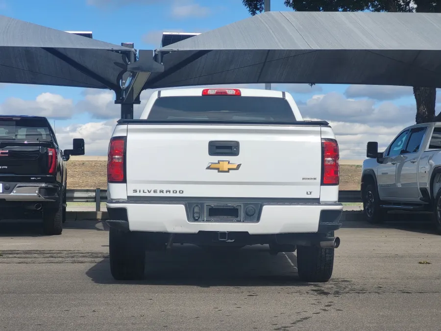 2017 Chevrolet Silverado 1500 LT | Photo 5 of 23