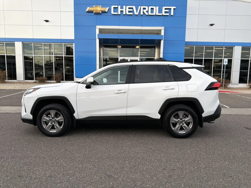 2024 Toyota RAV4 XLE 