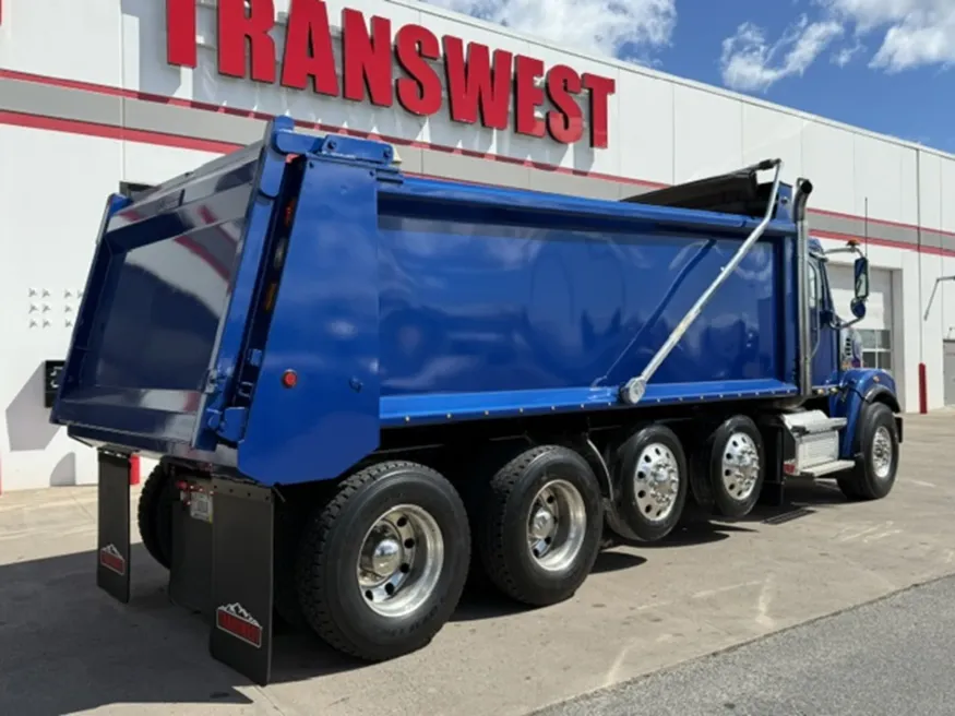 2023 Freightliner 122SD | Photo 8 of 18
