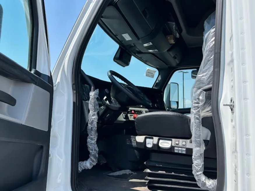 2026 Freightliner Cascadia 126 | Photo 8 of 18