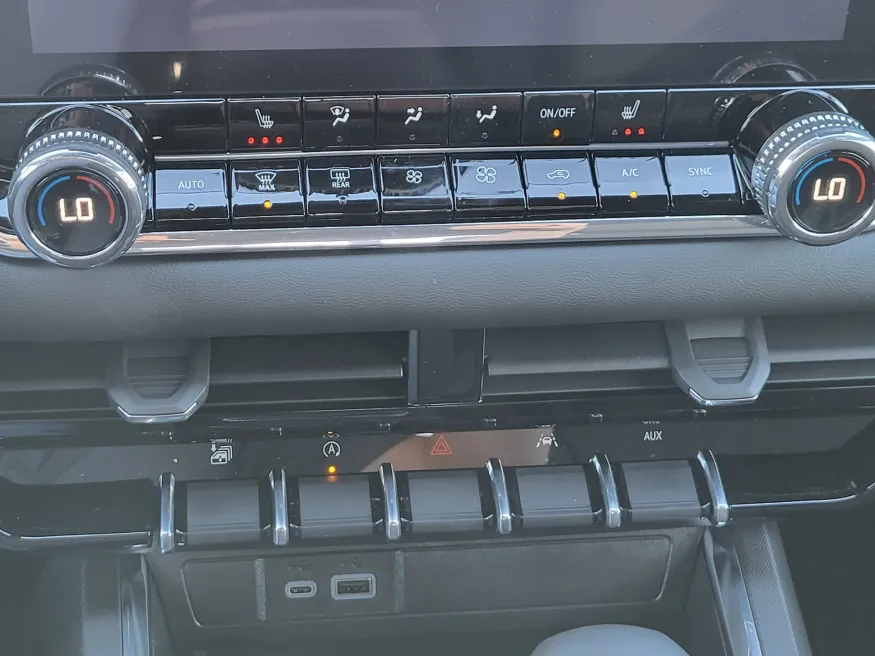 2026 GMC Canyon 4WD Elevation | Photo 14 of 24