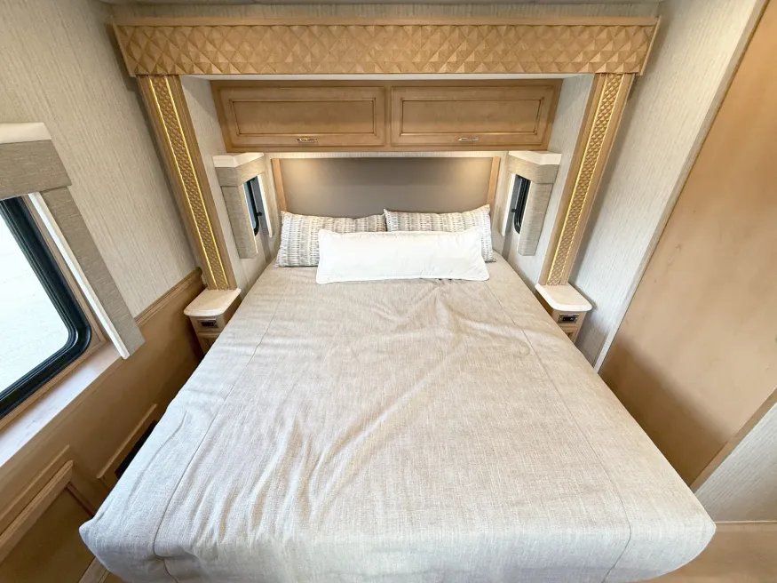 2024 Newmar Bay Star 3626 | Photo 18 of 31