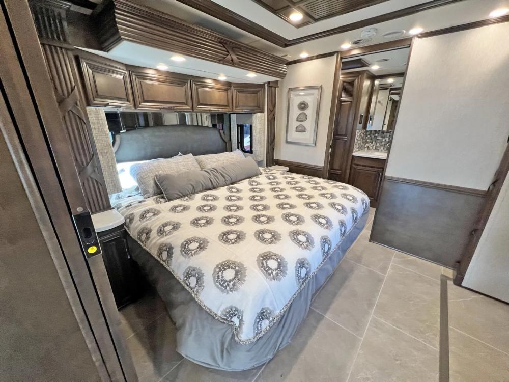 2023 Newmar Supreme Aire 4051 | Photo 19 of 43