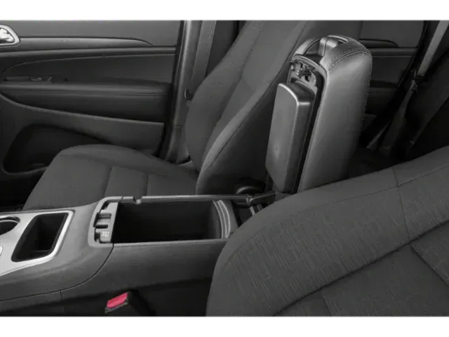 2018 Jeep Grand Cherokee | Photo 11 of 13