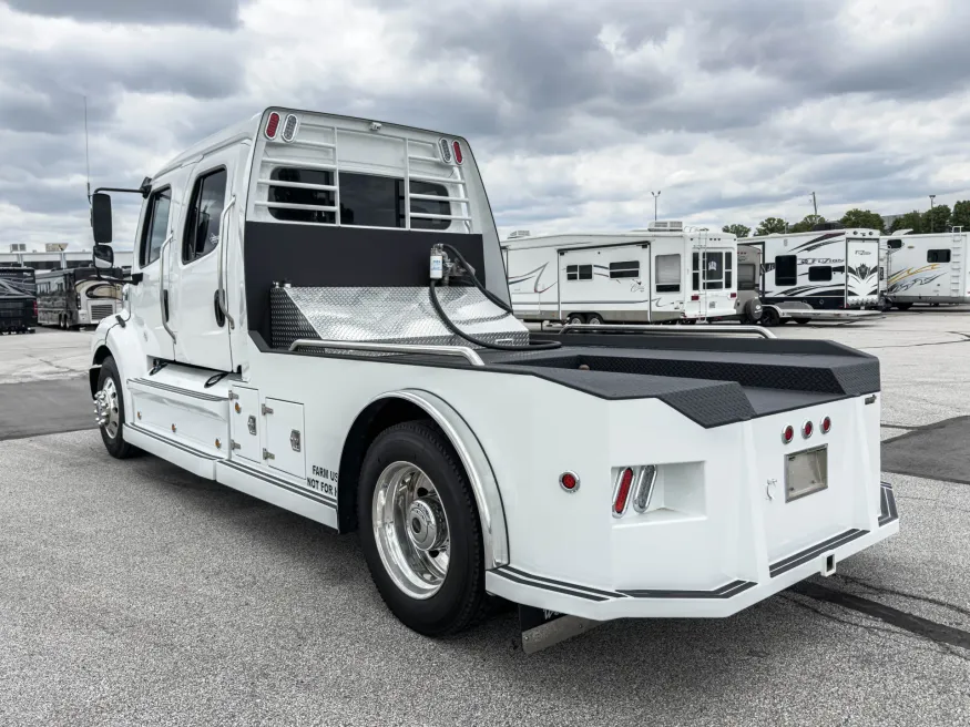 2022 Freightliner M2 112 Western Hauler | Photo 6 of 19