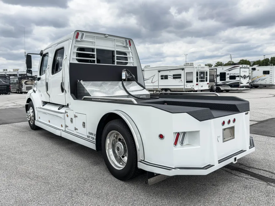 2022 Freightliner M2 112 Western Hauler | Photo 6 of 19