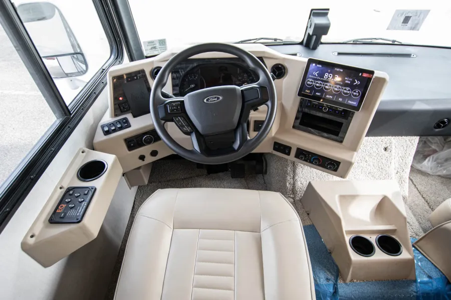 2026 Newmar Bay Star 3225 | Photo 7 of 19