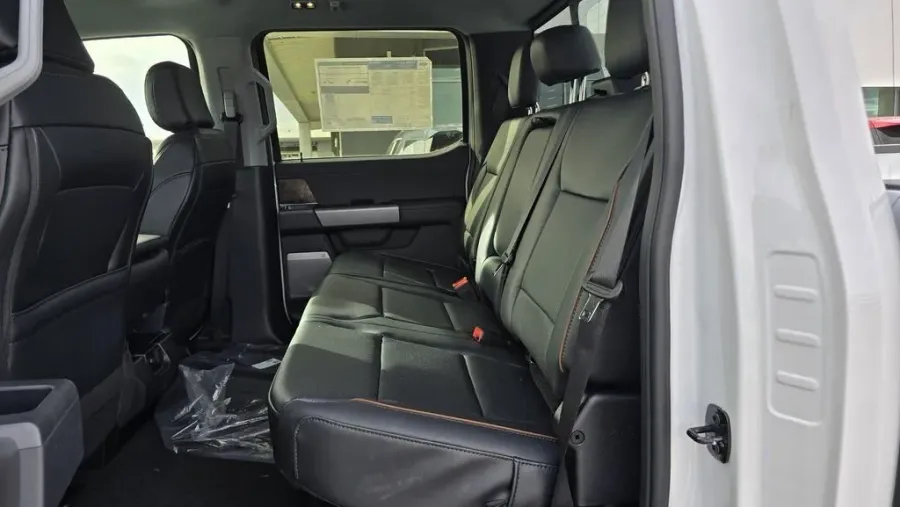 2026 Ford Super Duty F-250 | Photo 38 of 40