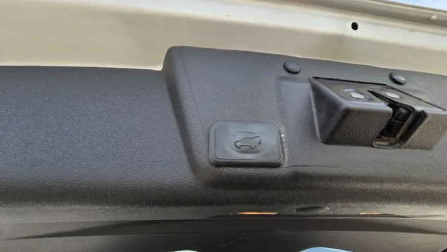 2017 Buick Enclave | Photo 9 of 32