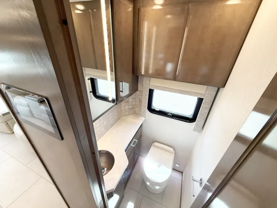 2027 Newmar Mountain Aire 3825 | Photo 11 of 28