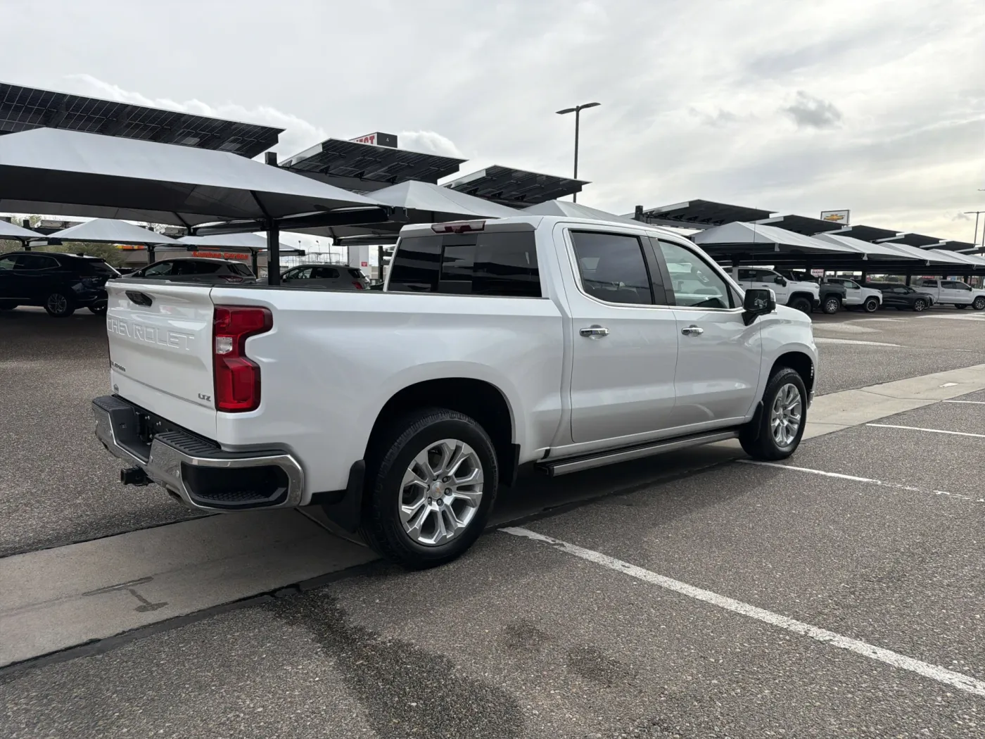 2024 Chevrolet Silverado 1500 LTZ | Photo 4 of 20
