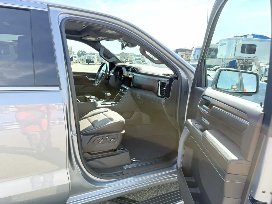 2024 GMC Sierra 1500 Denali | Photo 21 of 24