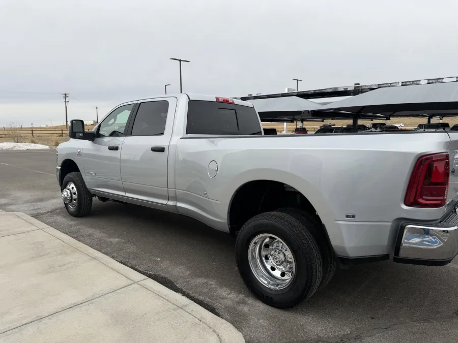 2026 RAM 3500 Big Horn | Photo 5 of 16