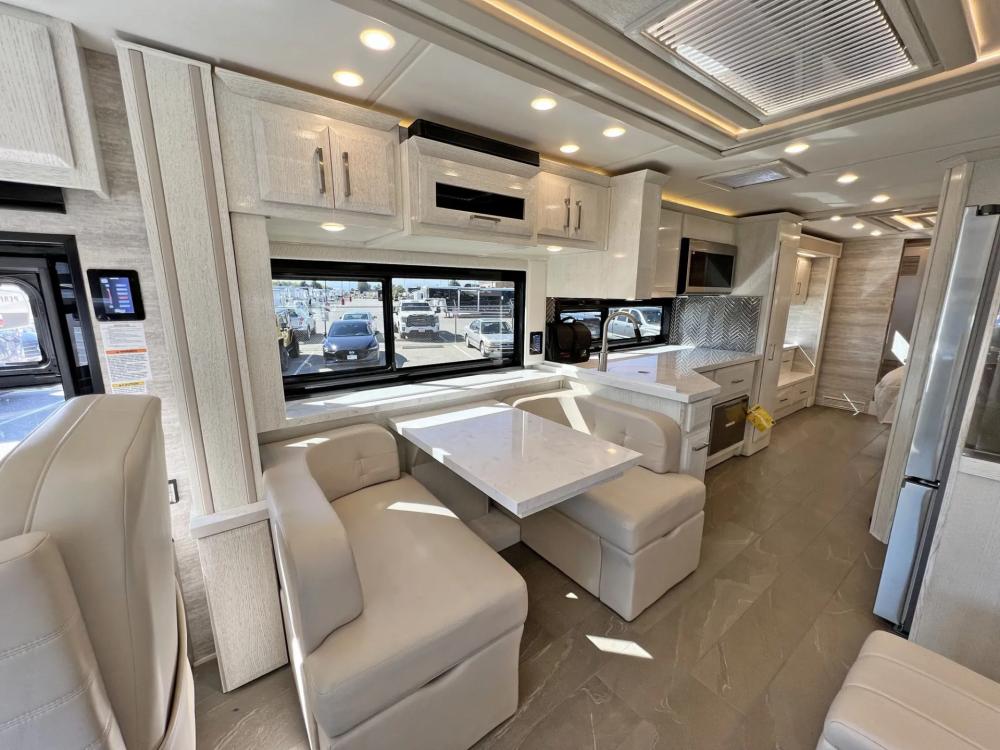 2023 Newmar New Aire 3547 | Photo 6 of 39