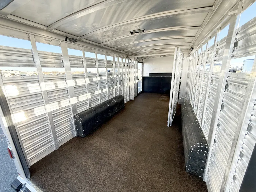 2020 Platinum Coach 5HGN | Photo 11 of 15